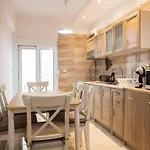 Kamelia Apartment
